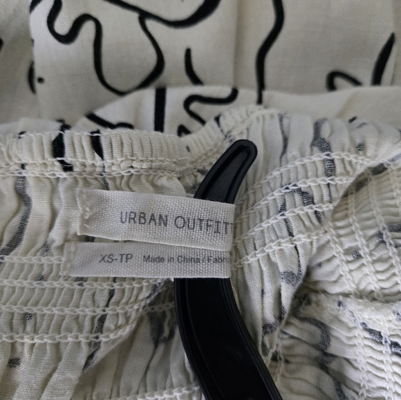 Urban Outfitters Off White W Black Doodle Print Sundress With Smocked Bodice - Picture 5 of 6